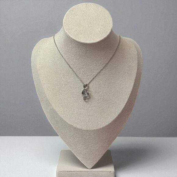 Musical Note Silver Necklace - Picture 2 of 7